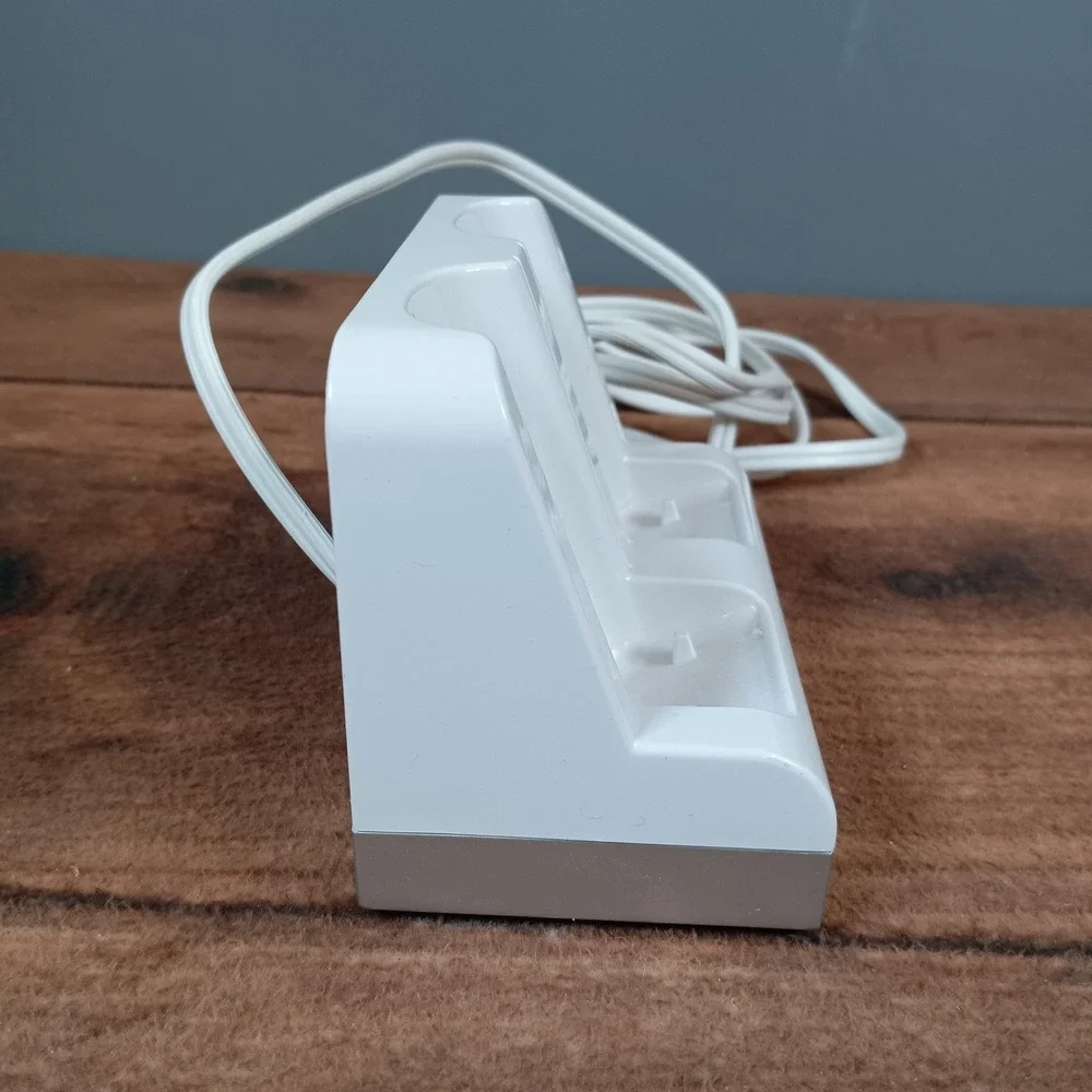 Nyko Charge Station 2 Dock for Wii Remote Controllers White
